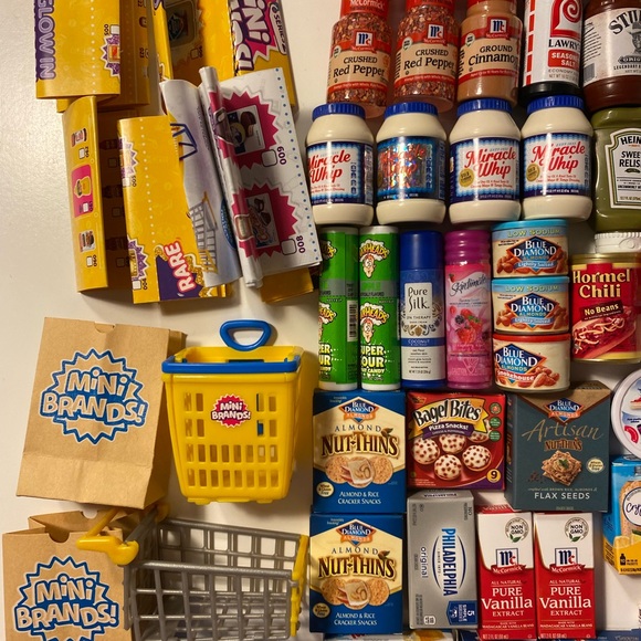 minibrands bundle!! Choose 7! - Picture 2 of 4